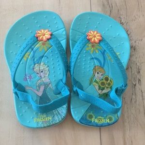 Crocs Frozen Flip Sandal